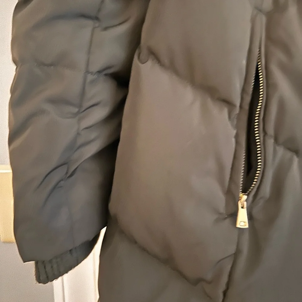 Women's Quilted Puffer Coat - Olive Green - Picture 3 of 5